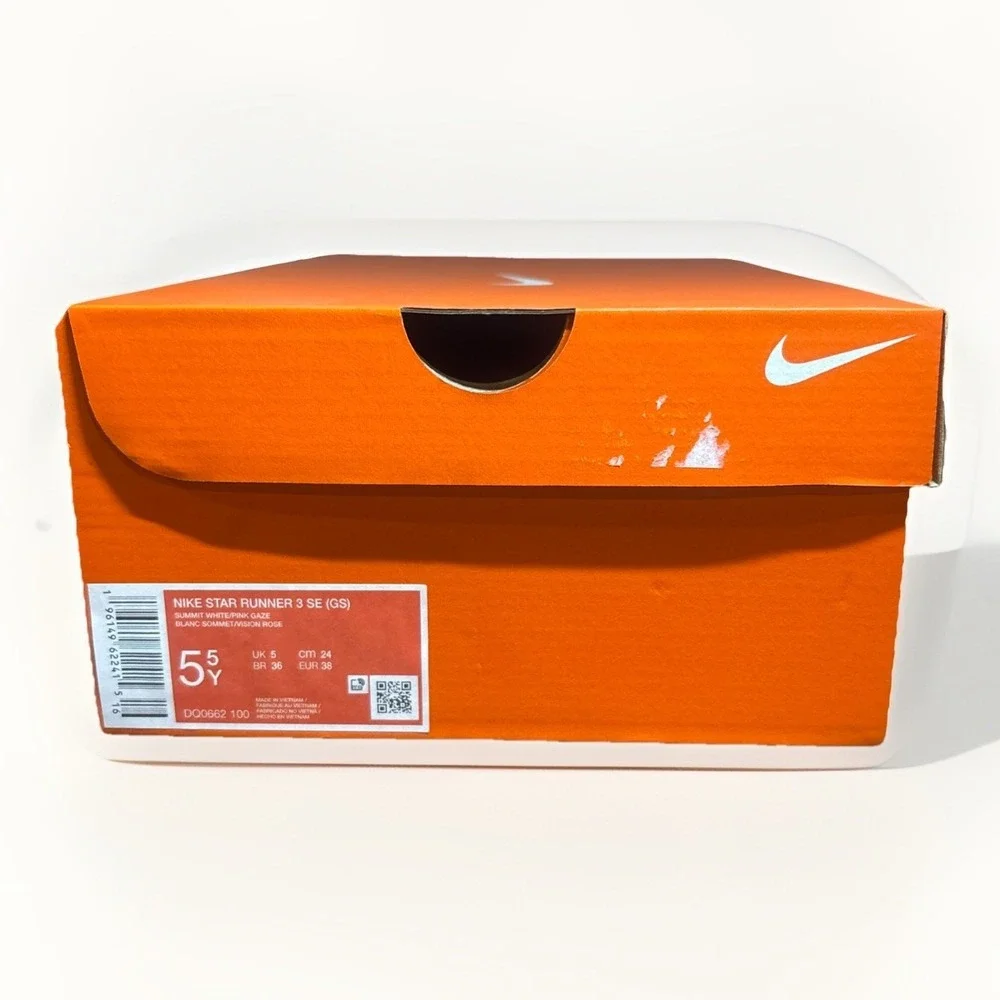 new NIKE STAR RUNNER 3 SE (GS) Size  5.5 Youth